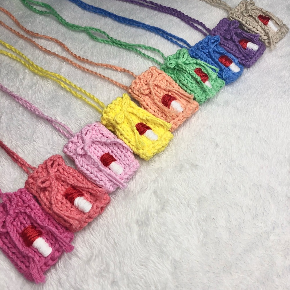 Mini Crystal Pouch Necklace - Picture 4 of 5
